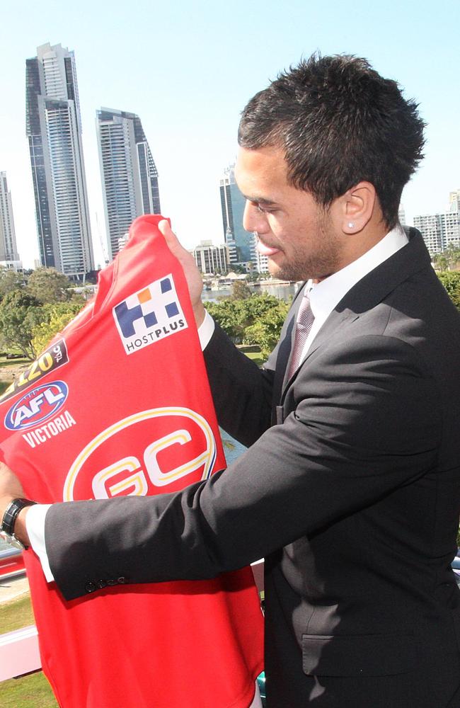 Karmichael Hunt announcing he will join the Gold Coast AFL Club.