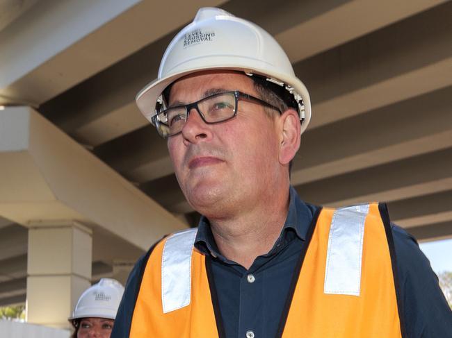 MELBOURNE, AUSTRALIA - NewsWire Photos FEBRUARY 13, 2022: Premier, Daniel Andrews inspects the Level-crossing project at Merinda Park Station in Cranbourne. Picture: NCA NewsWire / David Geraghty