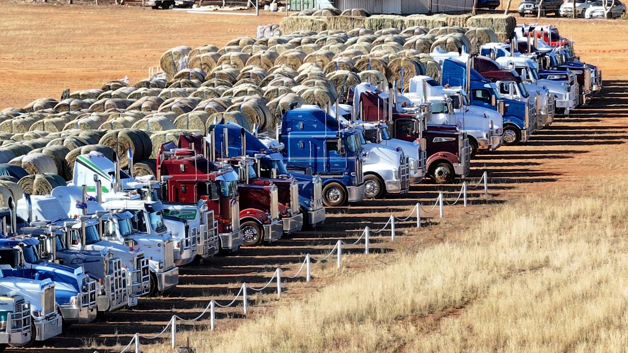 Aussie Hay Runners and other charities are delivering 100 truckloads of donated hay to drought-stricken farmers across South Australia. Picture: Chris Woodman