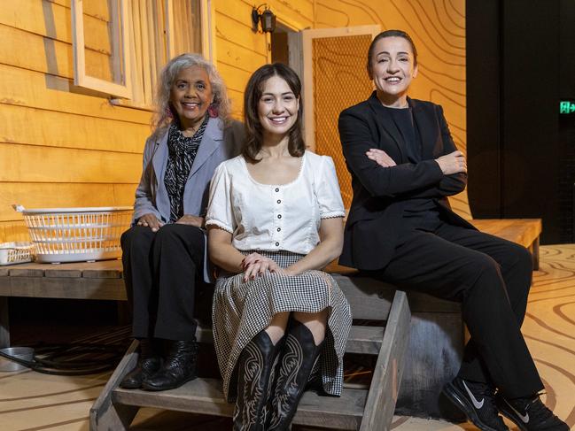 L-r) Roxanne McDonald (co-director), Hannah Belanszky (play write) and Lee Lewis (co-director) on set of Ã¢â¬ËDonÃ¢â¬â¢t ask what the bird look likeÃ¢â¬â¢