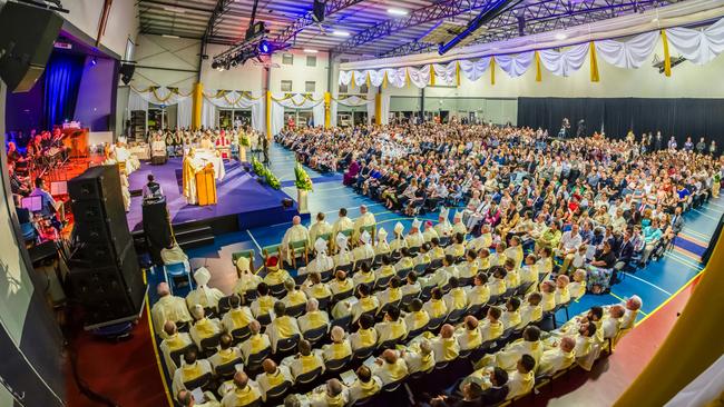 The crowd for the installation of Bishop of Broken Bay Anthony Randazzo. Images by Giovanni Portelli Photography Â© 2019