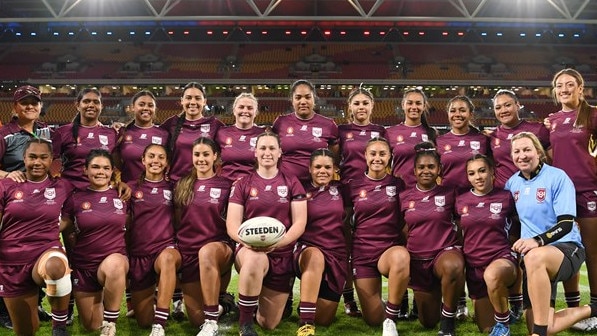 The winning Queensland schoolgirls rugby league team.