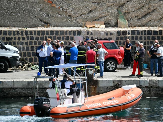 Search divers had a window of 12 minutes to find the missing six people, given the depth of the wreckage. Picture: AFP