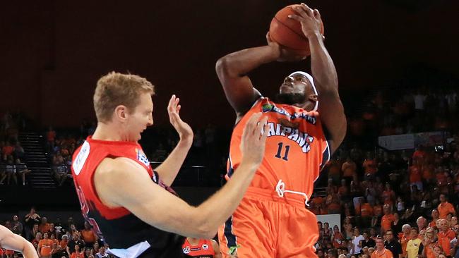 Tony Mitchell shoots for Cairns against Perth. Picture: Justin Brierty