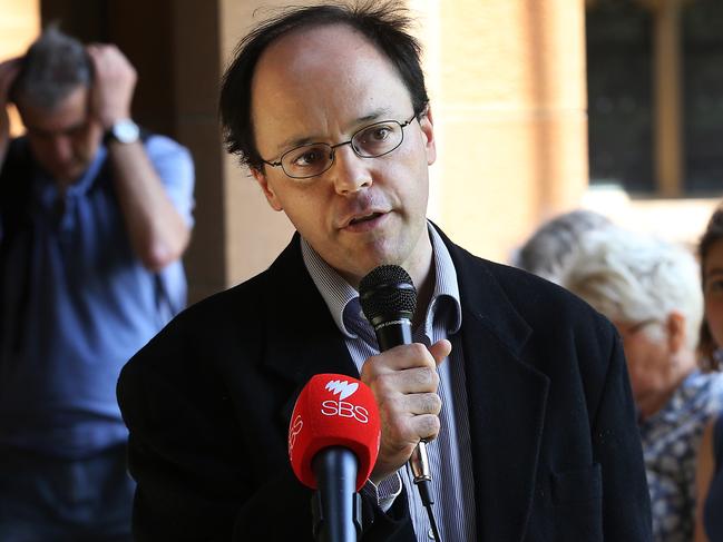 The National Alliance for Public Universities holds a public assembly at Sydney University to highlight the depth of opposition within the higher education sector to fee deregulation. Nick Riemer speaks.