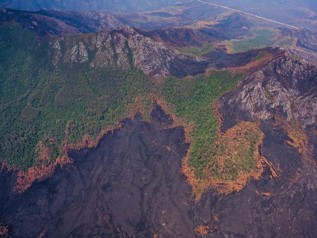 2019 Tasmanian bush fires. Deception Ridge and Scotts Peak Dam Road, Celtic Hill Fire - at Southwest National Park. . Picture - LUKE TSCHARKE / PAR AVION