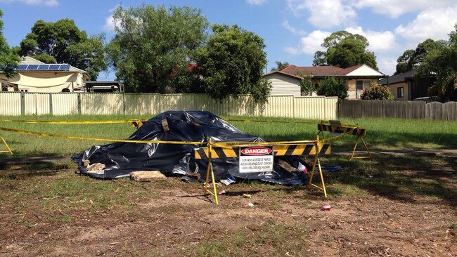 Asbestos dumped at Mackenzie Blvd Seven Hills, near Hills Sports High School.