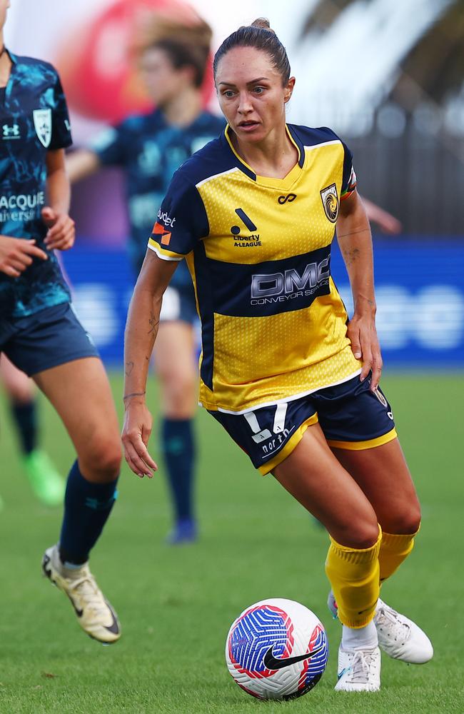 Simon in action for Mariners during April 2024 before injury struck again in the off-season. Picture: Jeremy Ng/Getty Images