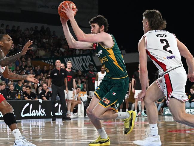 Clint Steindl of the JackJumpers drives to the basket during the round 16 NBL match between Tasmania Jackjumpers and Illawarra Hawks at Silverdome on March 19, 2022, in Launceston, Australia.(Picture: Steve Bell/Getty Images