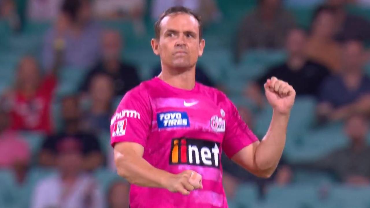 Stephen O'Keefe took two wickets in four balls. Picture: Fox Sports