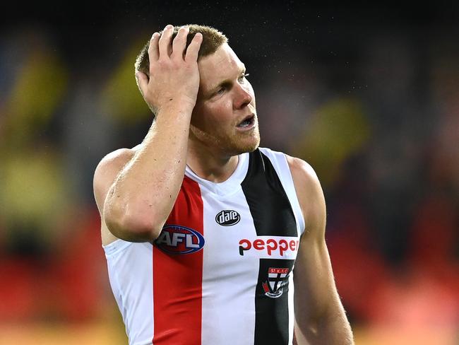 GOLD COAST, AUSTRALIA - OCTOBER 09: Dan Hannebery of the Saints looks dejected after the AFL Second Semi Final match between the Richmond Tigers and the St Kilda Saints at Metricon Stadium on October 09, 2020 in Gold Coast, Australia.  (Photo by Quinn Rooney/Getty Images)