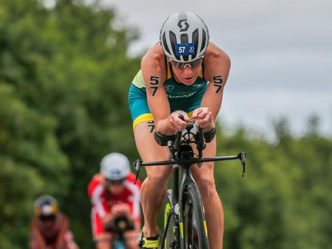 Annabel Luxford wins bronze at the world long course triathlon championships.