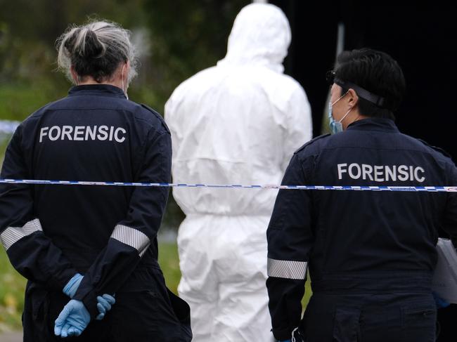 MELBOURNE, AUSTRALIA - NewsWire Photos MAY 8, 2023: Forensic police and homicide Squad detectives are investigating following the death of a man in Taylors Hill  Picture: NCA NewsWire /Luis Enrique Ascui