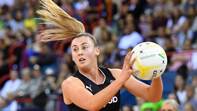 Gina Crampton of the Silver Ferns in action during the Constellation Cup Netball match between the Australian Diamonds and New Zealand Silver Ferns at the Brisbane Entertainment Centre in Brisbane, Sunday, October 7, 2018. (AAP Image/Darren England) NO ARCHIVING, EDITORIAL USE ONLY