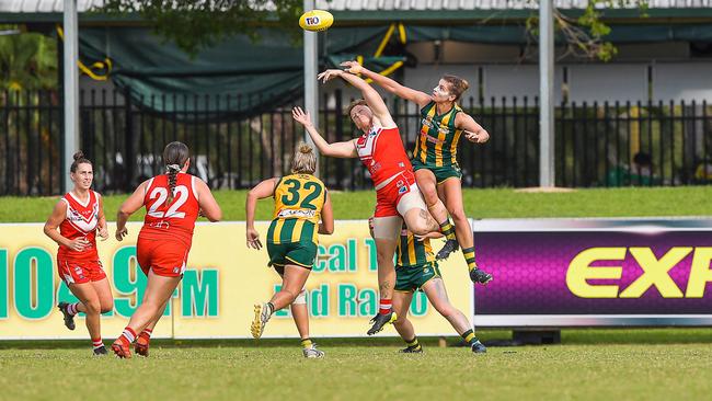 Waratah vs PINT in the 2022-23 NTFL womenÃ&#149;s grand final. Picture: PEMA TAMANG Pakhrin