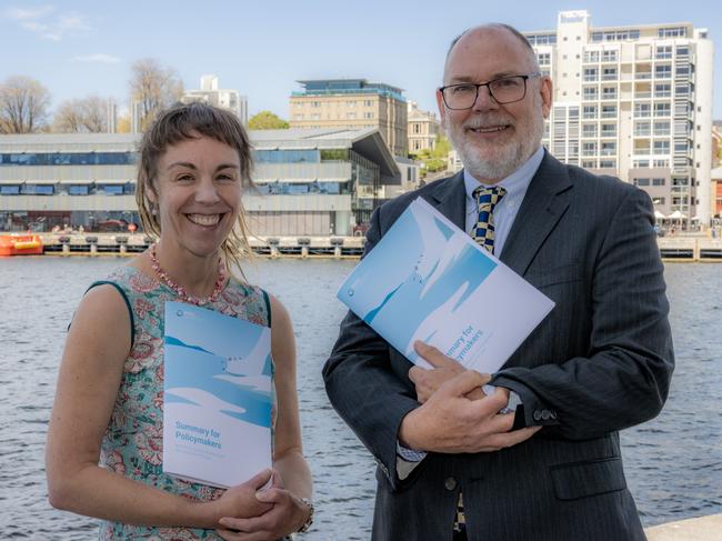 CSIRO researcher and knowledge broker and MEASO co-convenor Dr Jess Melbourne-Thomas and University of Tasmania Co-convenor Dr Andrew Constable. Photo: Peter W. Allen