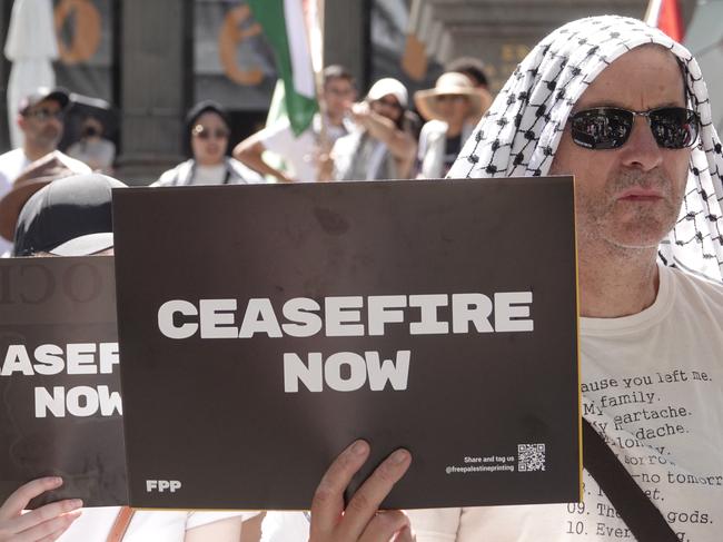 MELBOURNE,AUSTRALIA-NewsWire Photos 4 FEBRUARY, 2024: Crowds gather outside State Library in Melbourne for a Pro-Palestine protest to rally against Australia's decision to cut UNRWA funding and to call for an end to the ongoing war and Israeli occupation of Gaza. Picture : NCA NewsWire / Valeriu Campan