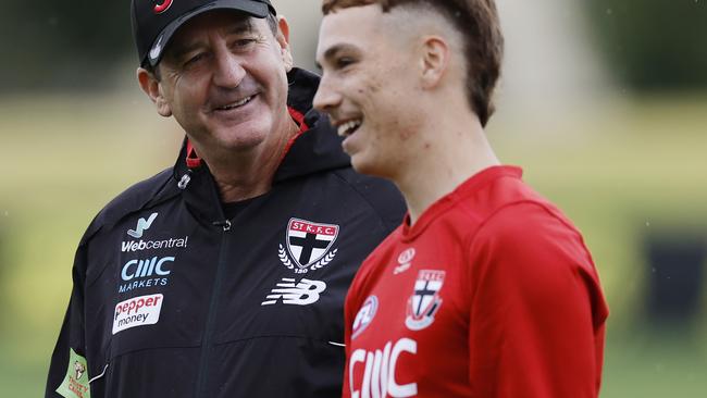 MELBOURNE , AUSTRALIA. February 5 , 2024. St Kilda AFL football training at RSEA Park, Moorabbin.  Ross Lyon, Senior Coach of the Saints talks with Lance collard during todays session     . Pic: Michael Klein