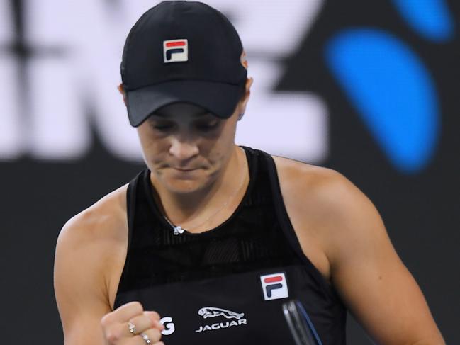 ADELAIDE, AUSTRALIA - JANUARY 08: Ashleigh Barty of Australia  celebrates a point  in her match against  Iga Swiatek of Polandduring day seven of the 2022 Adelaide International at Memorial Drive on January 08, 2022 in Adelaide, Australia. (Photo by Mark Brake/Getty Images)