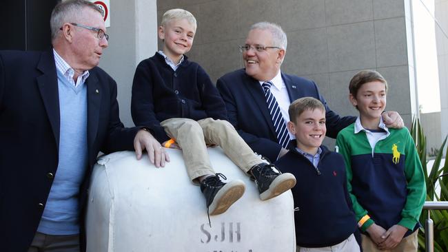 Parkes MP Mark Coulton (left) and Prime Minister Scott Morrison meet the Barwick boys. Picture: Jonathan Ng