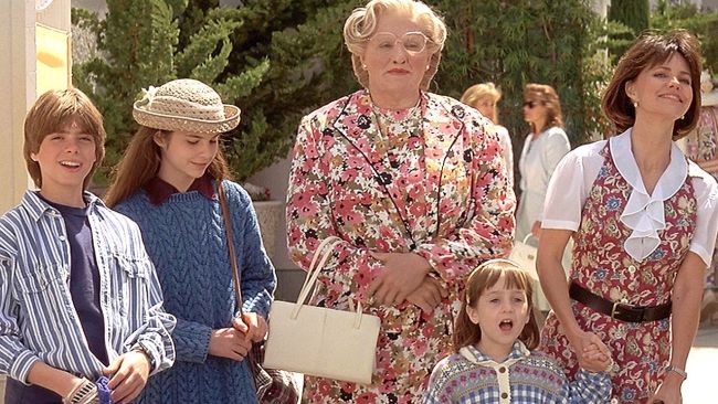 Mrs Doubtfire director shares Robin Williams fact that will shock fans ...