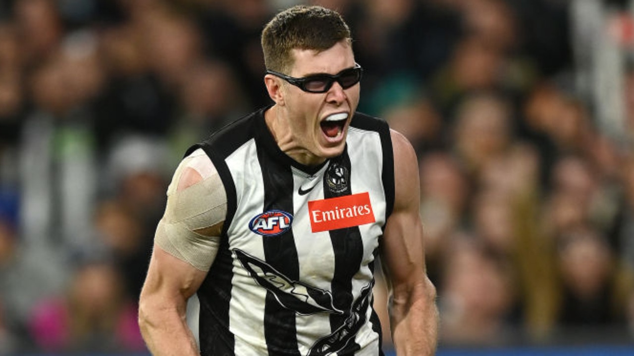 MELBOURNE, AUSTRALIA - MAY 29: Mason Cox of the Magpies celduring the round 11 AFL match between the Collingwood Magpies and the Carlton Blues at Melbourne Cricket Ground on May 29, 2022 in Melbourne, Australia. (Photo by Quinn Rooney/Getty Images)