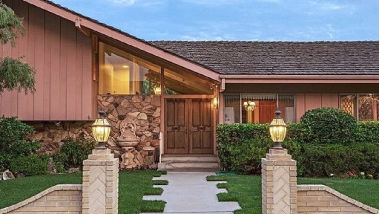 Brady Bunch House Renovated To Replicate The Original Set By Original