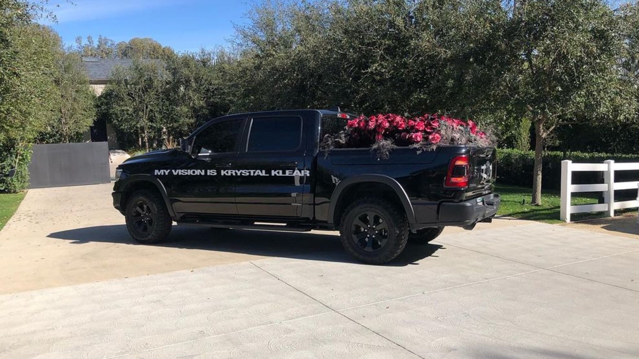 Kanye's had this truck full of roses delivered to Kim.