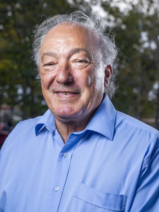 Dr Mike Freelander.