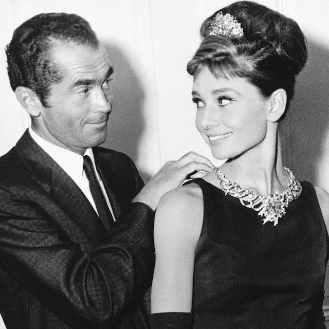 Audrey hepburn wearing the clearance tiffany diamond