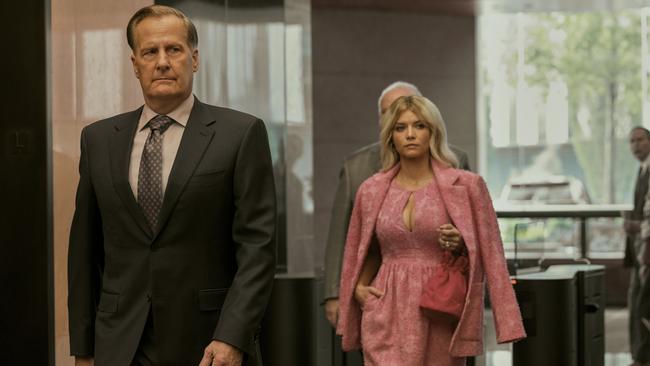 Jeff Daniels as Charlie Croker with trophy wife Serena in tow, played by Sarah Jones.