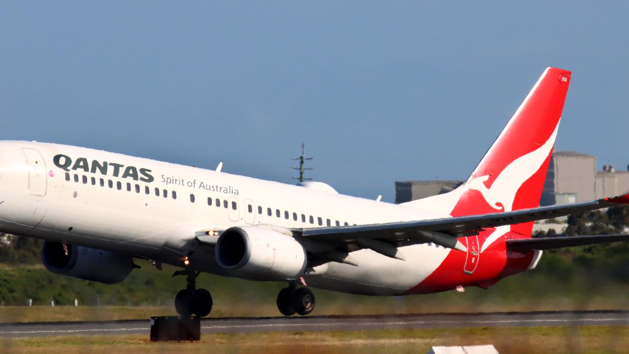 Qantas flight QF1 to London forced to make emergency landing in ...