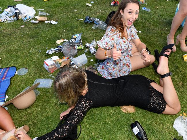 Melbourne Cup 2017 Drunken Antics Begin At Flemington Photos Herald Sun