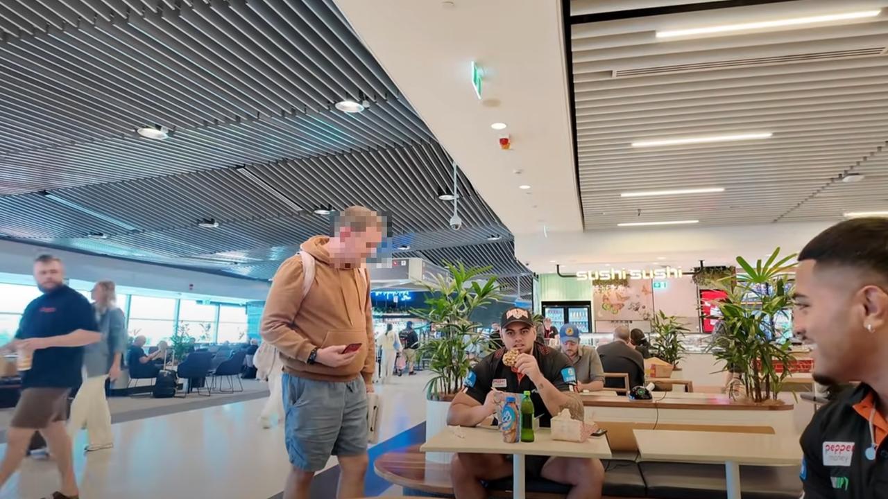 Royce Hunt did not appreciate being asked for a photo while eating. Credit: YouTube, @TerrellDavisMay.