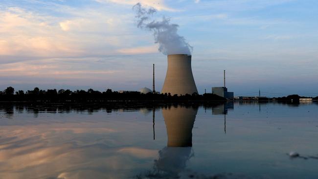 Germany is considering postponing the closing of the Isar nuclear power plant in Essenbach due to a possible energy shortage this winter.