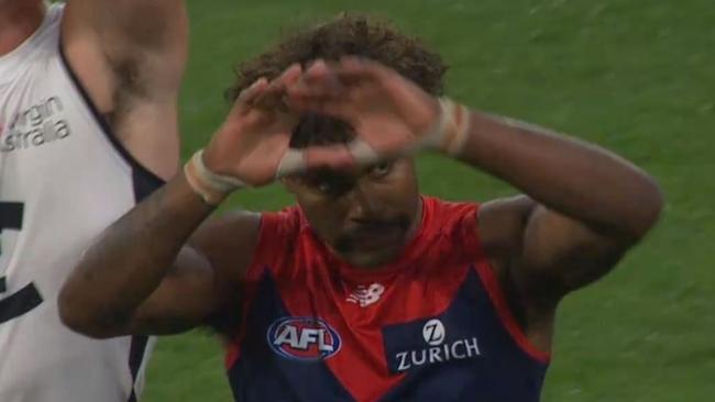 Kysaiah Pickett's classy gesture against Carlton.