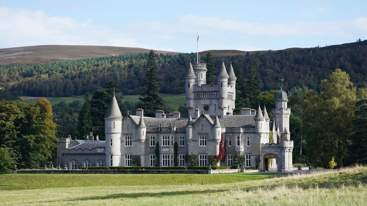 King Charles planning ‘peace’ summit at Balmoral with entire royal family