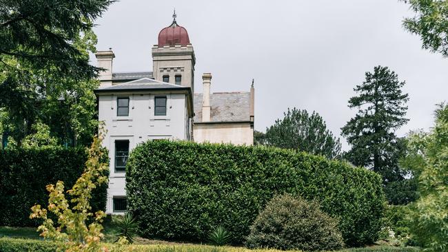 <a href="https://conventgallery.com.au/" target="_blank">Daylesford Convent Art Gallery. </a>.