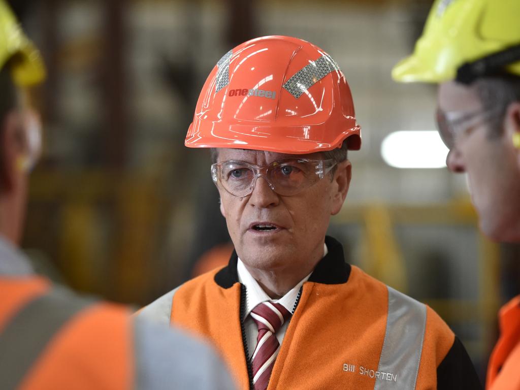 Bill Shorten in the hard hat … Picture: AAP Image/David Mariuz 