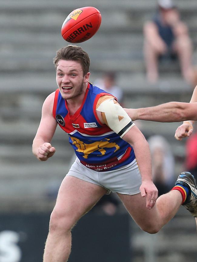 Huonville’s Tristan Barnett Huonville kicked the go-ahead goal at Huonville defeated Lindisfarne in a thriller. Picture: NIKKI DAVIS-JONES