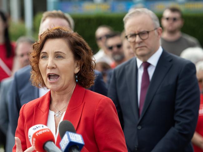 MELBOURNE AUSTRALIA - Newswire Photos JANUARY 11TH 2023 : New member for Dunkley, Jodie Belyea, speaks at a press conference with Prime Minister, Anthony Albanese, at the Frankston Bowls Club in Frankston. Picture: NCA NewsWire / Nicki Connolly