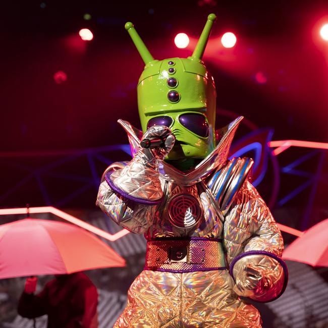 Nikki Webster was revealed as the Alien on The Masked Singer Australia. Picture: 10