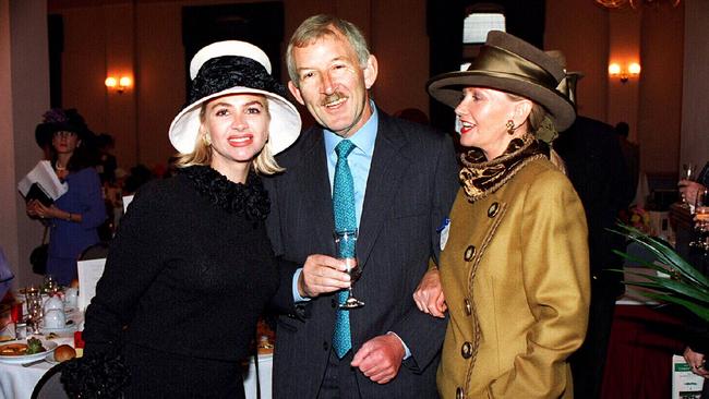 Businessman Sir Ron Brierley (c) with Dianne Thorpe (l) and Julia Schaeffer at Randwick race meeting. p/