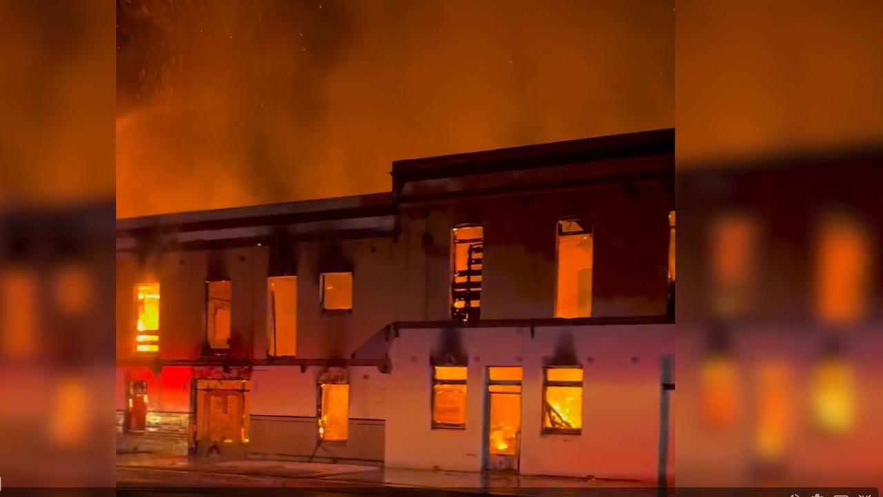 NSW: Fire guts historical Commercial Hotel in Yass | news.com.au ...