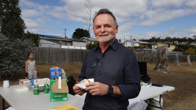 Independent candidate for Franklin David O'Byrne at the Risdon Vale Primary School booth. Picture: Nikki Davis-Jones