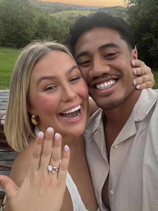 Murray Taulagi proposed to his long term girlfriend Claudia Schroder during their weekend getaway to Whian Whian, west of Byron Bay.