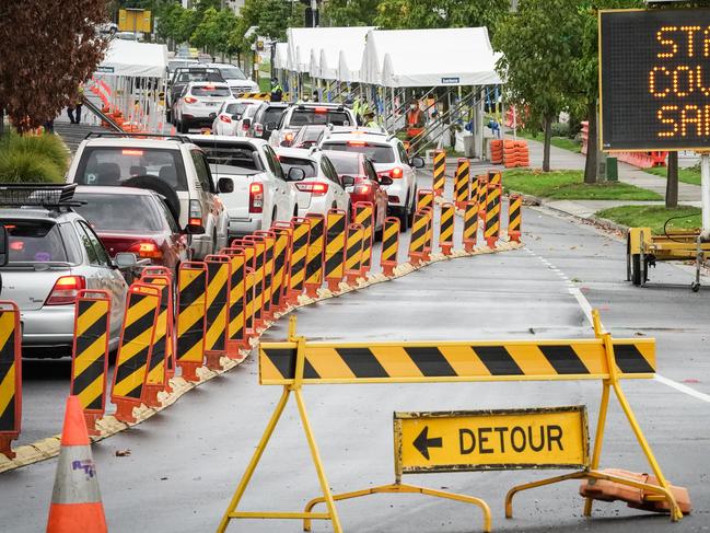 Herald Sun - Albury NSW - Friday 18th Sept 2020Police and military checking people entering into NSW from Victoria near the Victorian NSW border in Albury.Picture: Simon Dallinger.