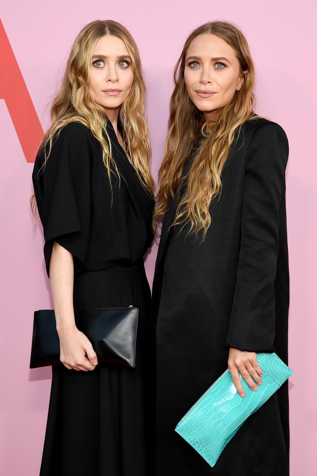1280px x 1920px - The Olsen twins wore matching $15 tiaras to celebrate turning 33 - Vogue  Australia