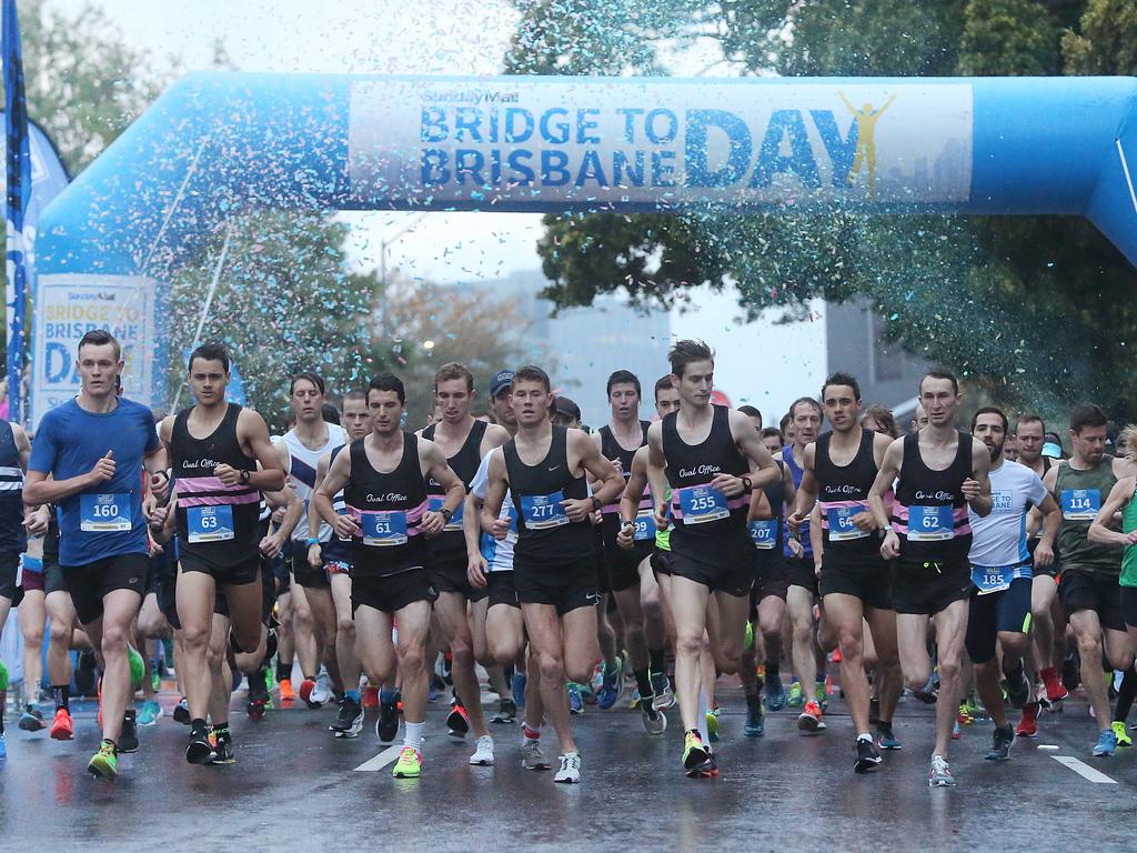 <p>The elite runners at the start of the Sunday Mail Bridge to Brisbane fun Run, Sunday August 26, 2018. (AAP Image/Jono Searle)</p>