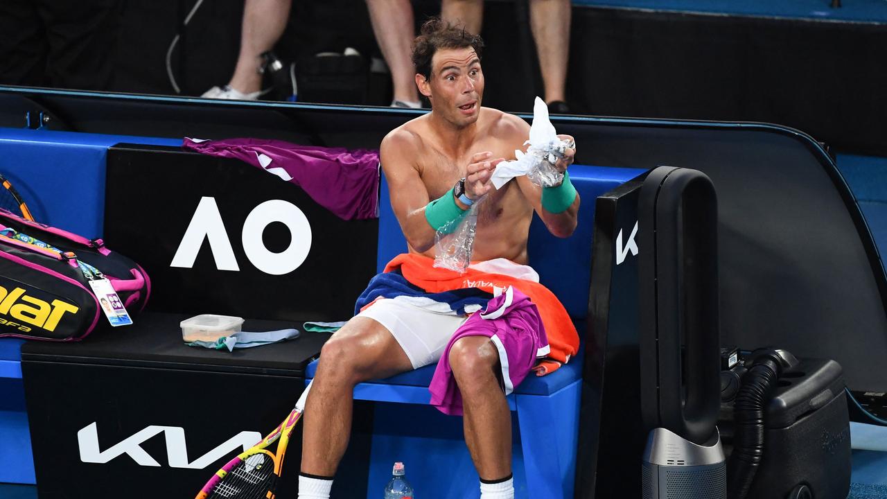 Rafael Nadal berkeringat, Daniil Medvedev, cuaca, final putra, reaksi